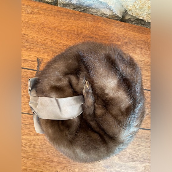 Incredible Vintage 1950s 1960s Mink Fur Hat by Amrose NY with Foot and Ribbon - Picture 13 of 15